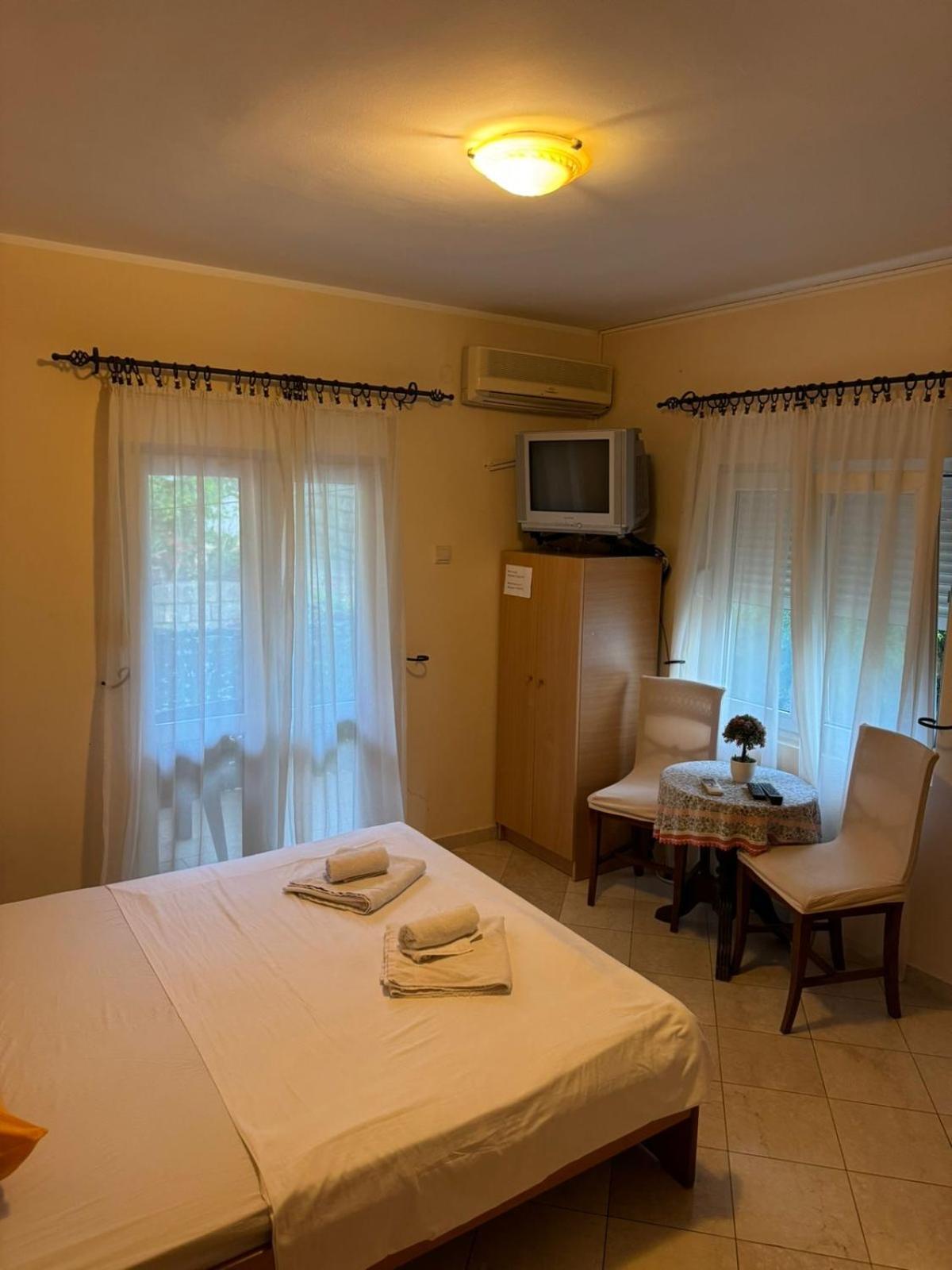 Studio On The Coast, With A View Of The Sunrise,Free We-Fi Κότορ Εξωτερικό φωτογραφία